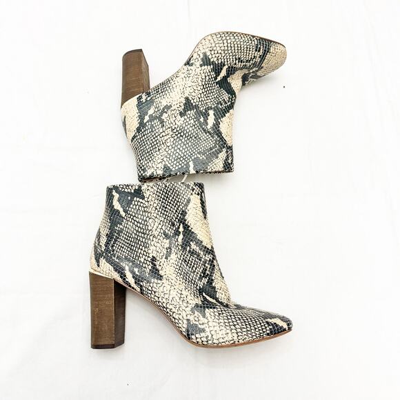 Pour La Victoire Snakeprint Ankle Leather Round Toe Boots Leather Sole Size 8.5 - Picture 4 of 5